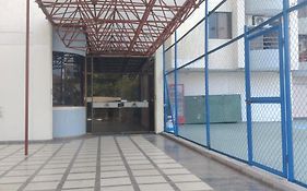 Apartamento Rodadero Con Piscinas y Cancha de Tennis